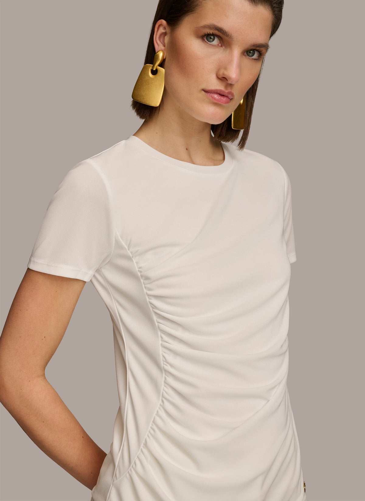 CREW NECK RUCHED TEE
