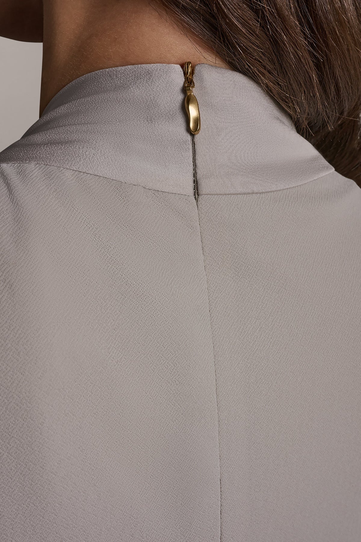 TWIST DRAPE SHOULDER BLOUSE