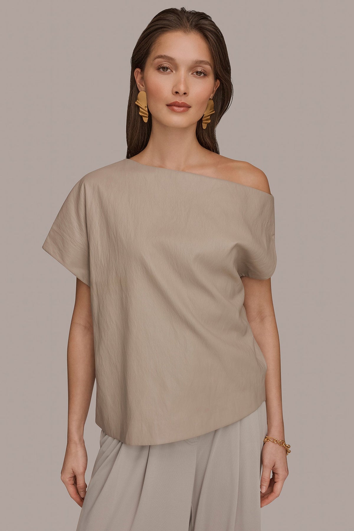 ASYMMETRIC ANGLE HEM TOP