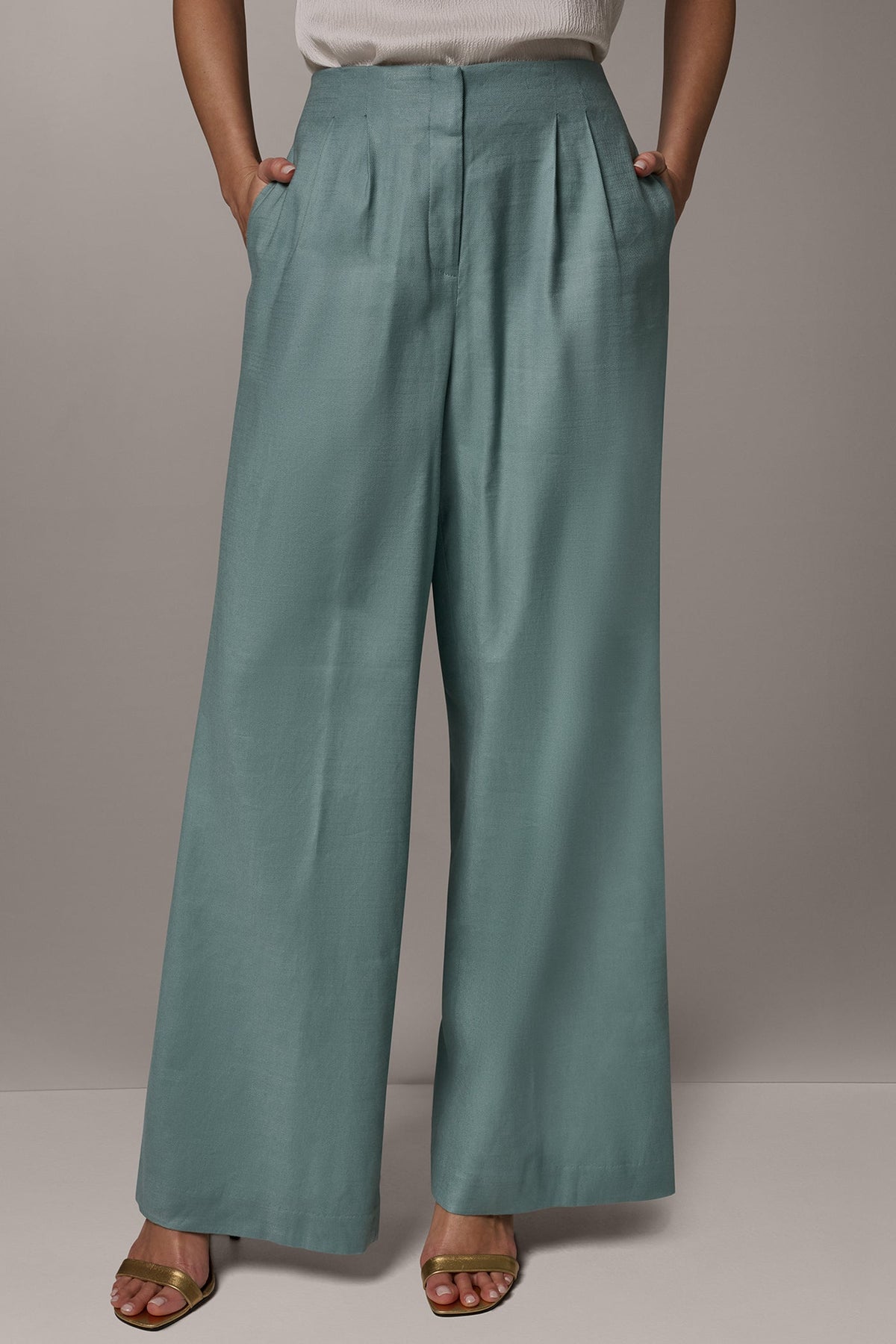EXTRA HIGH-RISE PLEATED WIDE-LEG PANT
