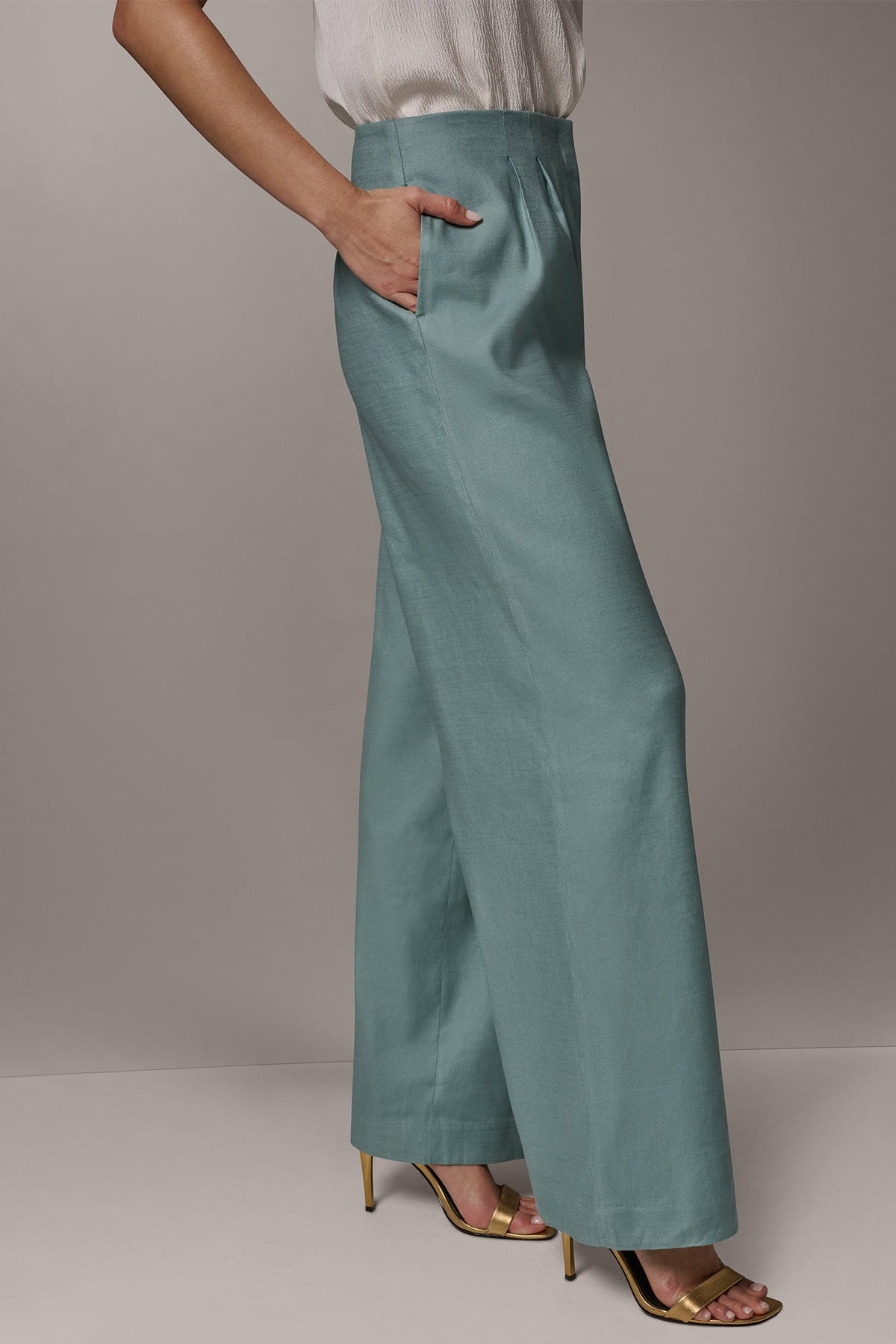 EXTRA HIGH-RISE PLEATED WIDE-LEG PANT