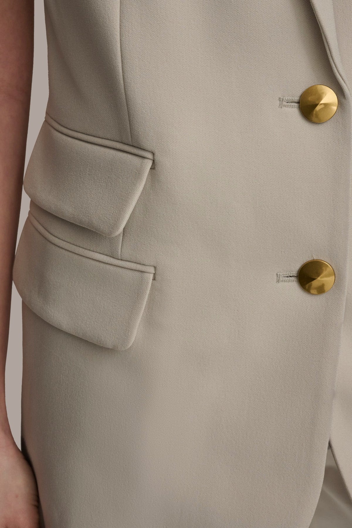 BUTTON VEST WITH POCKET DETAIL