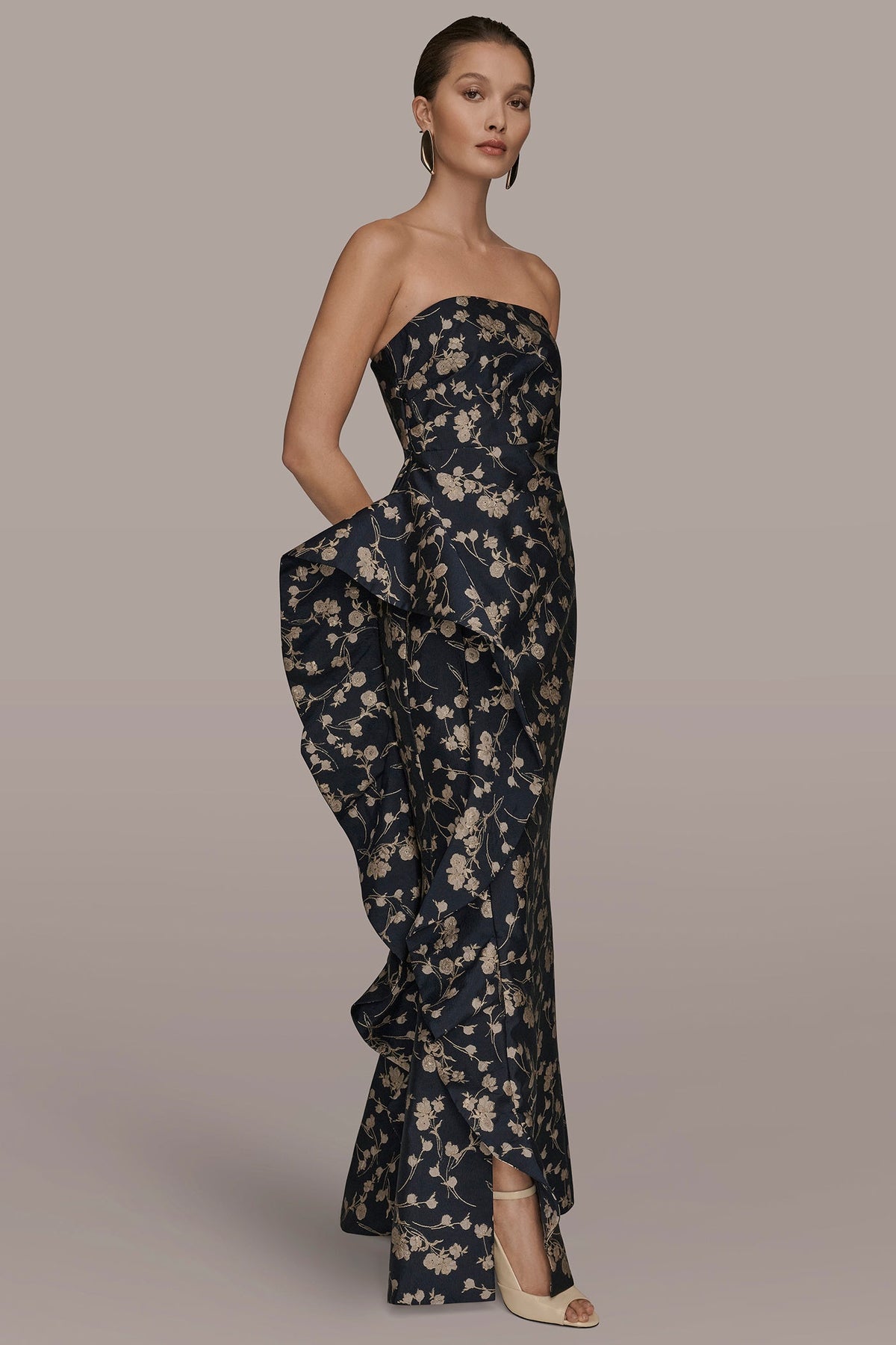 STRAPLESS FLORAL RUFFLED HIGH-SPLIT GOWN
