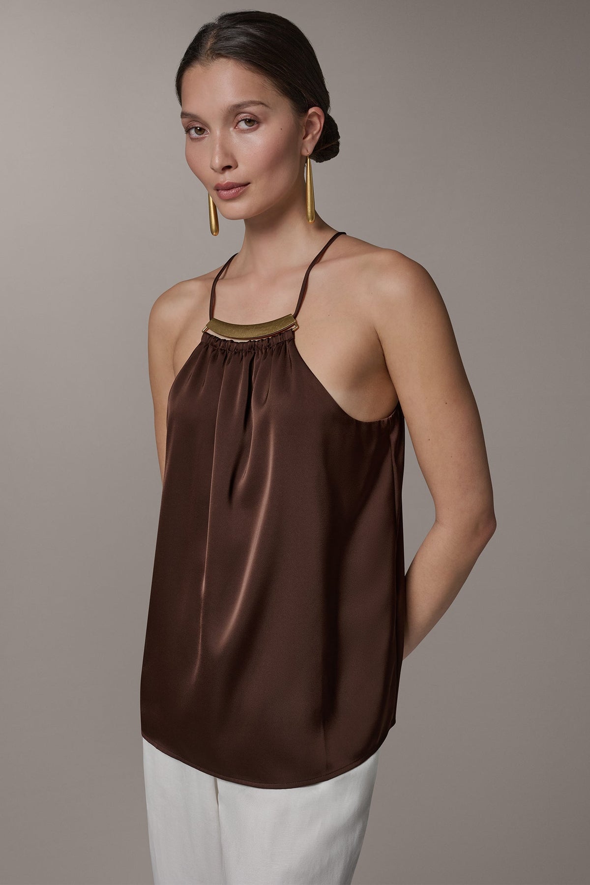 SLEEVELESS HALTER TOP