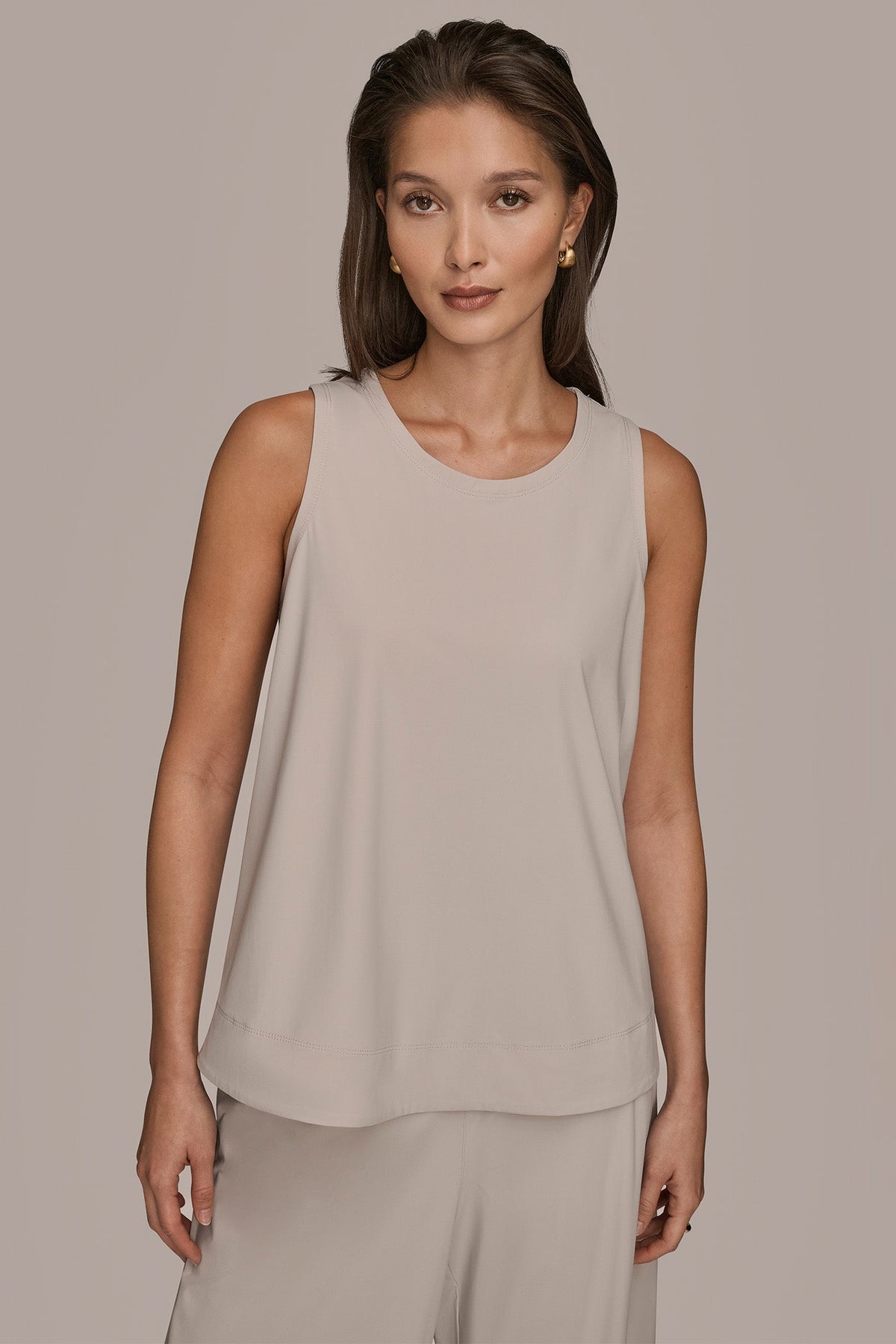 THE MODERN TRAVEL SLEEVELESS SWING TANK