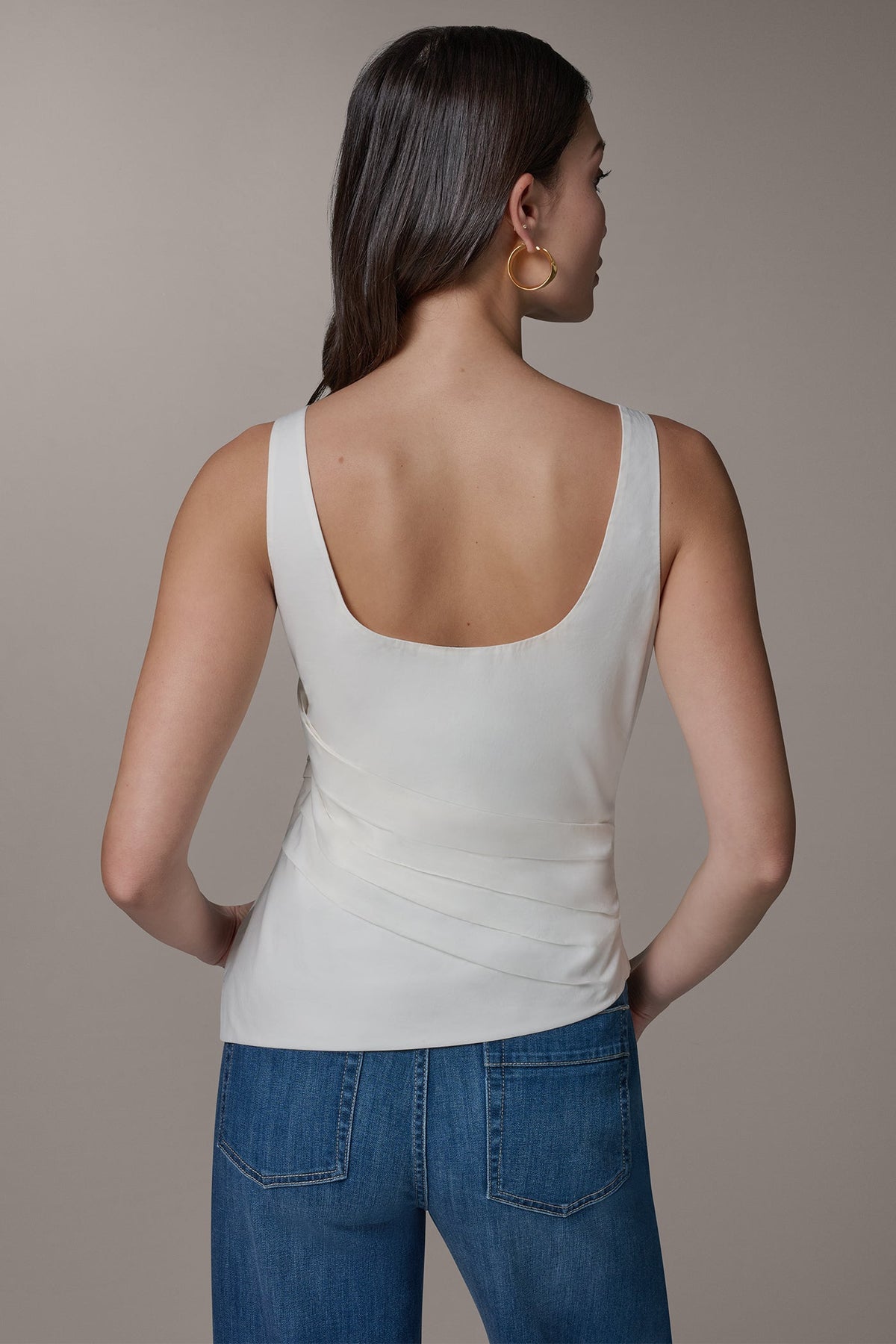 SLEEVELESS ASYMMETRIC BLOUSE
