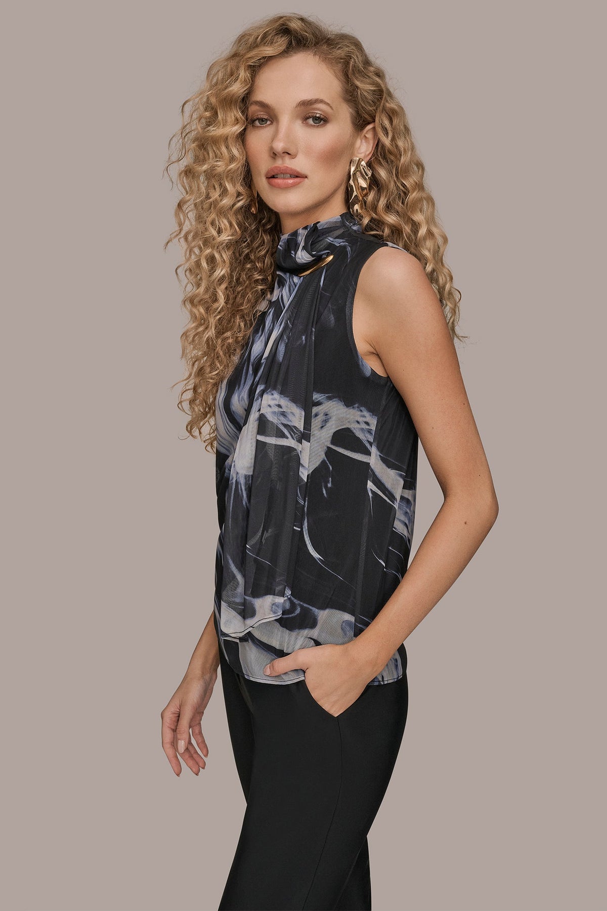 TIE-NECK HALTER BLOUSE