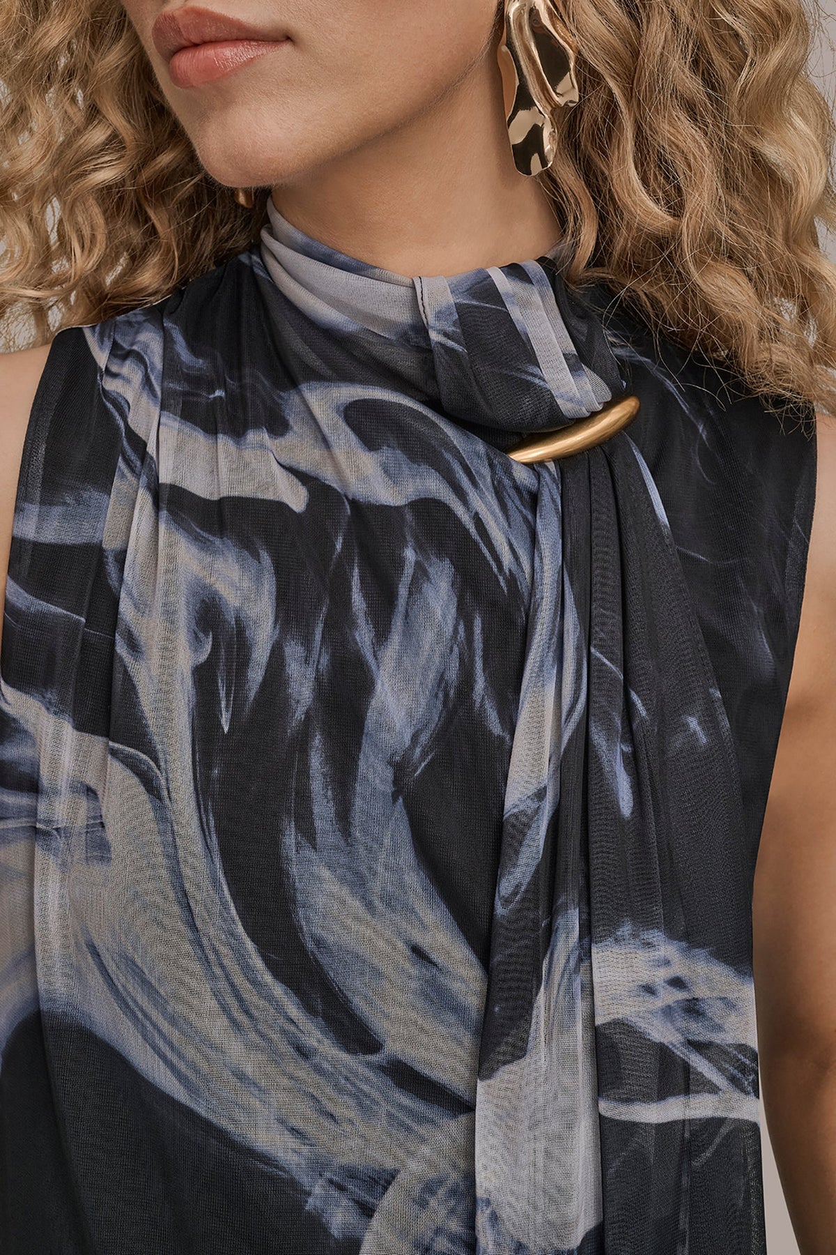 TIE-NECK HALTER BLOUSE