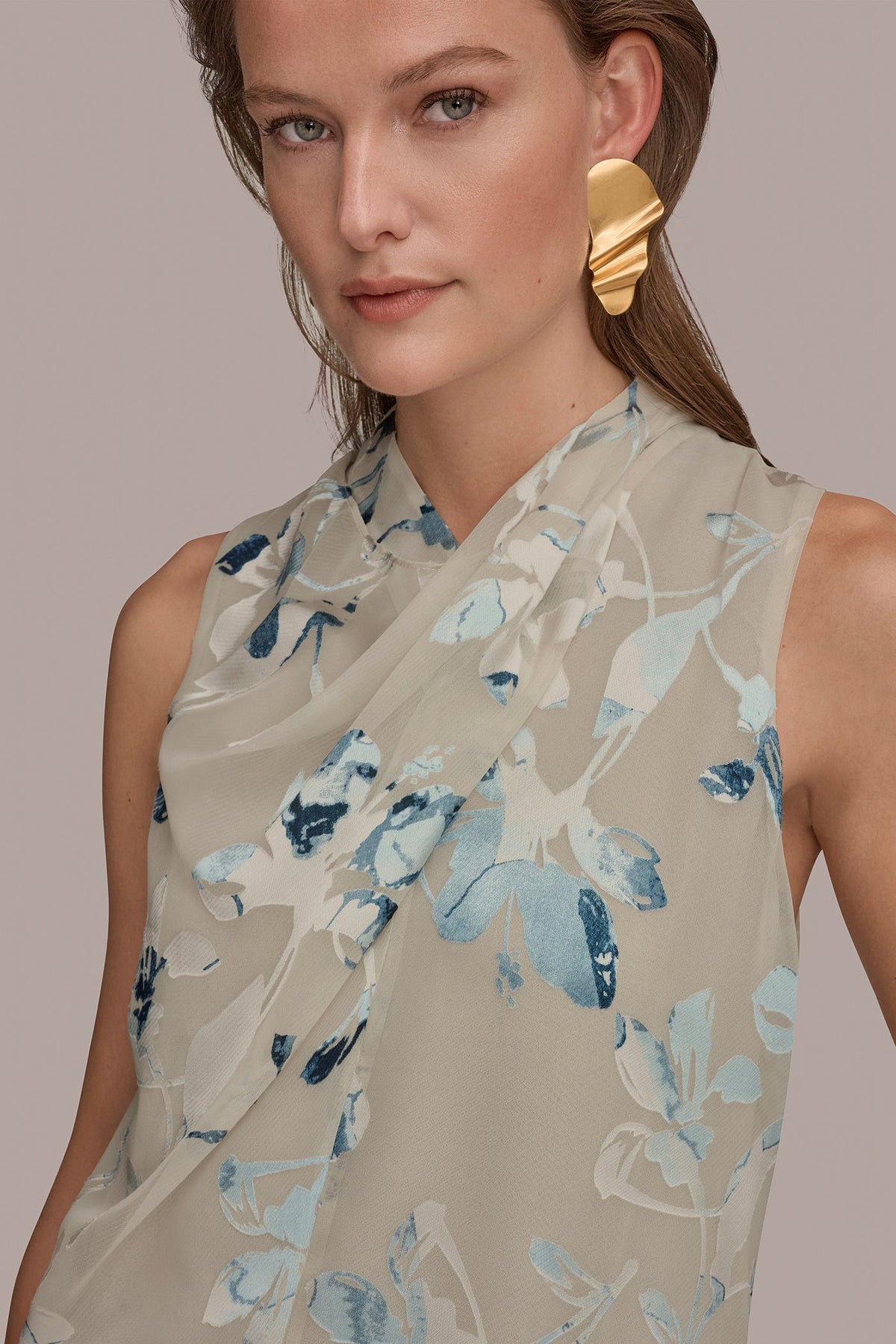 FLORAL CRISSCROSS TOP