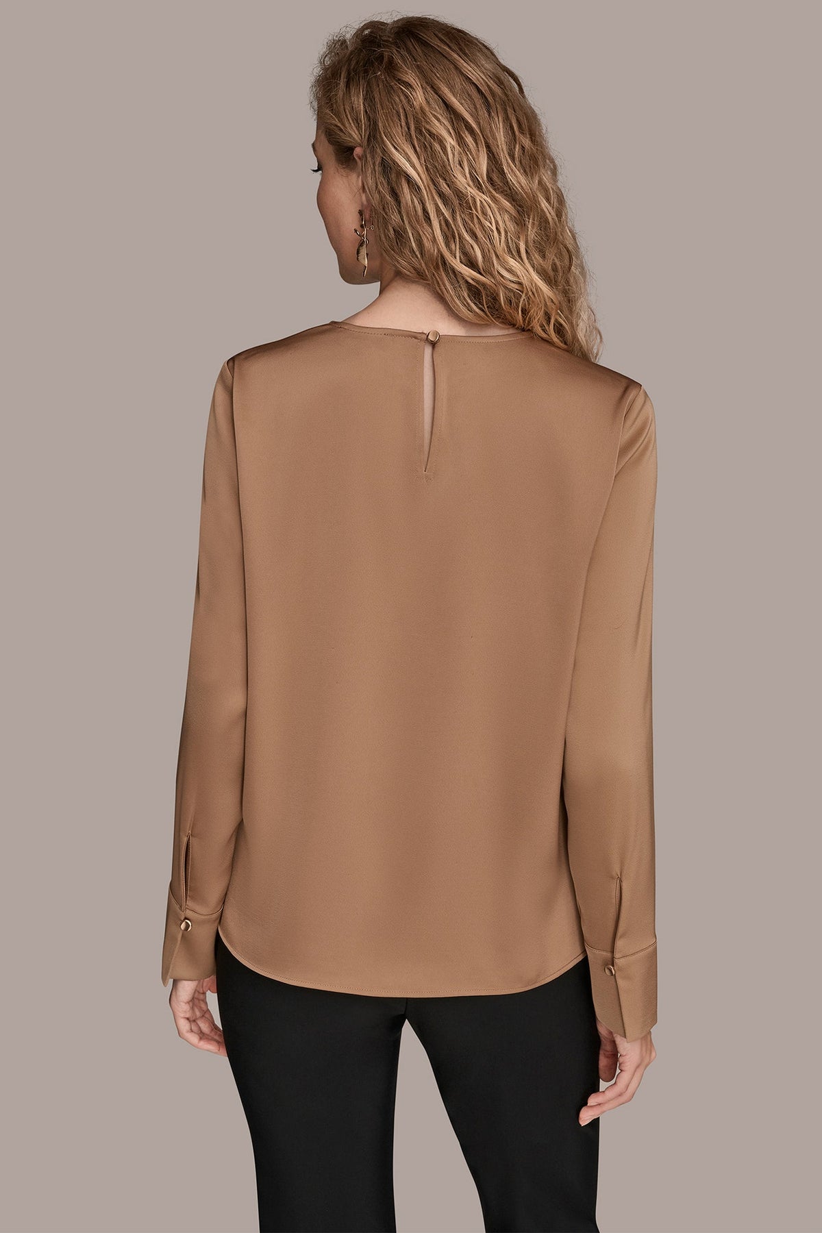 LONG SLEEVE RING V-NECK BLOUSE
