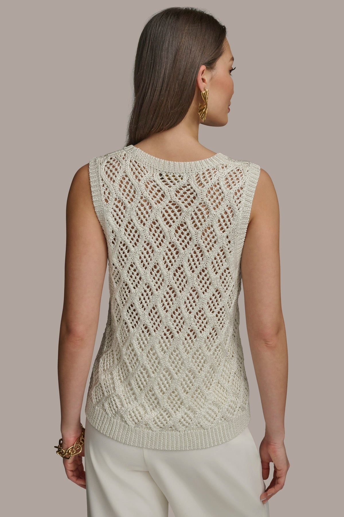 DIAMOND PATTERN CREW NECK TOP