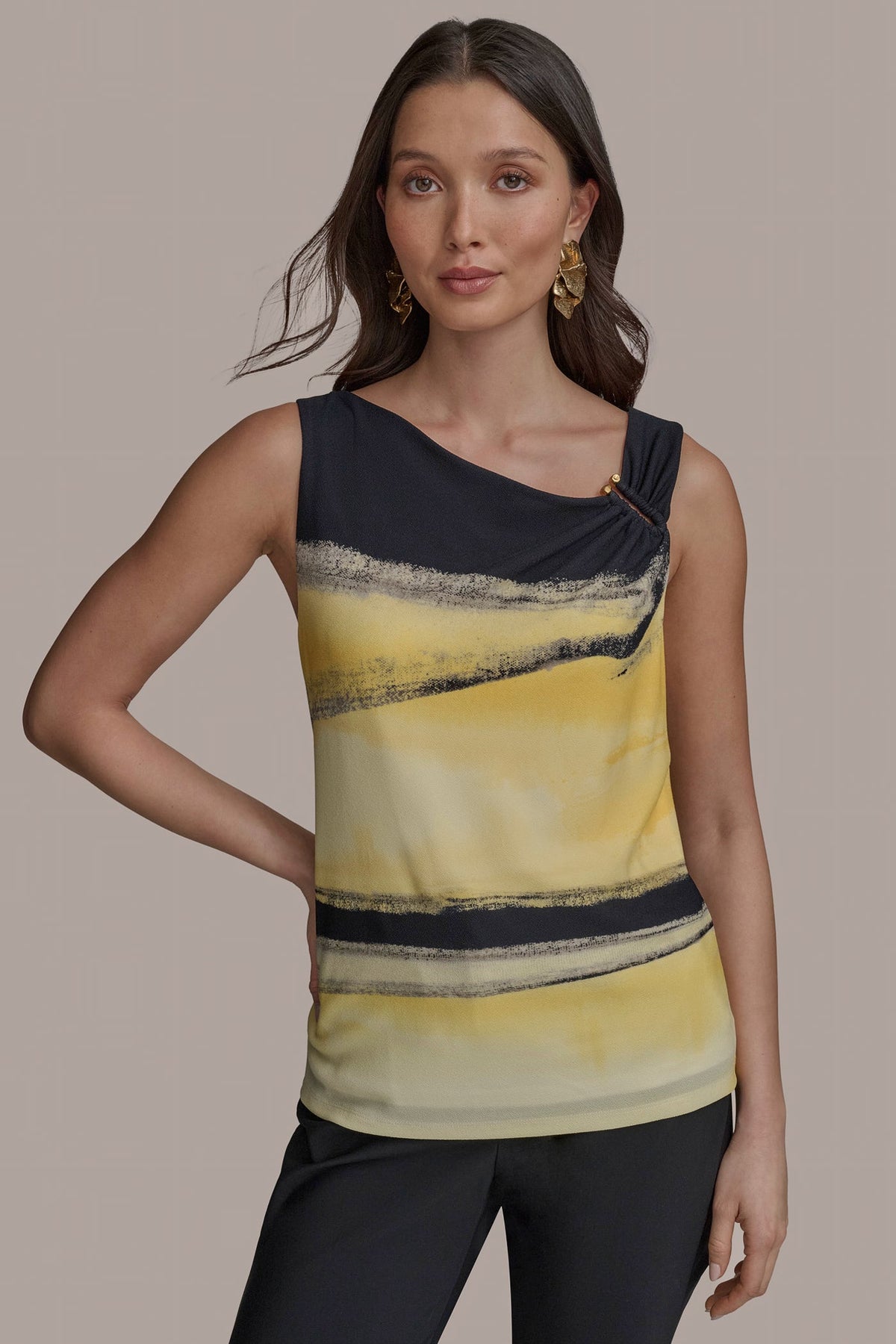 PART SLEEVELESS WITH U-HARDWARE NECK