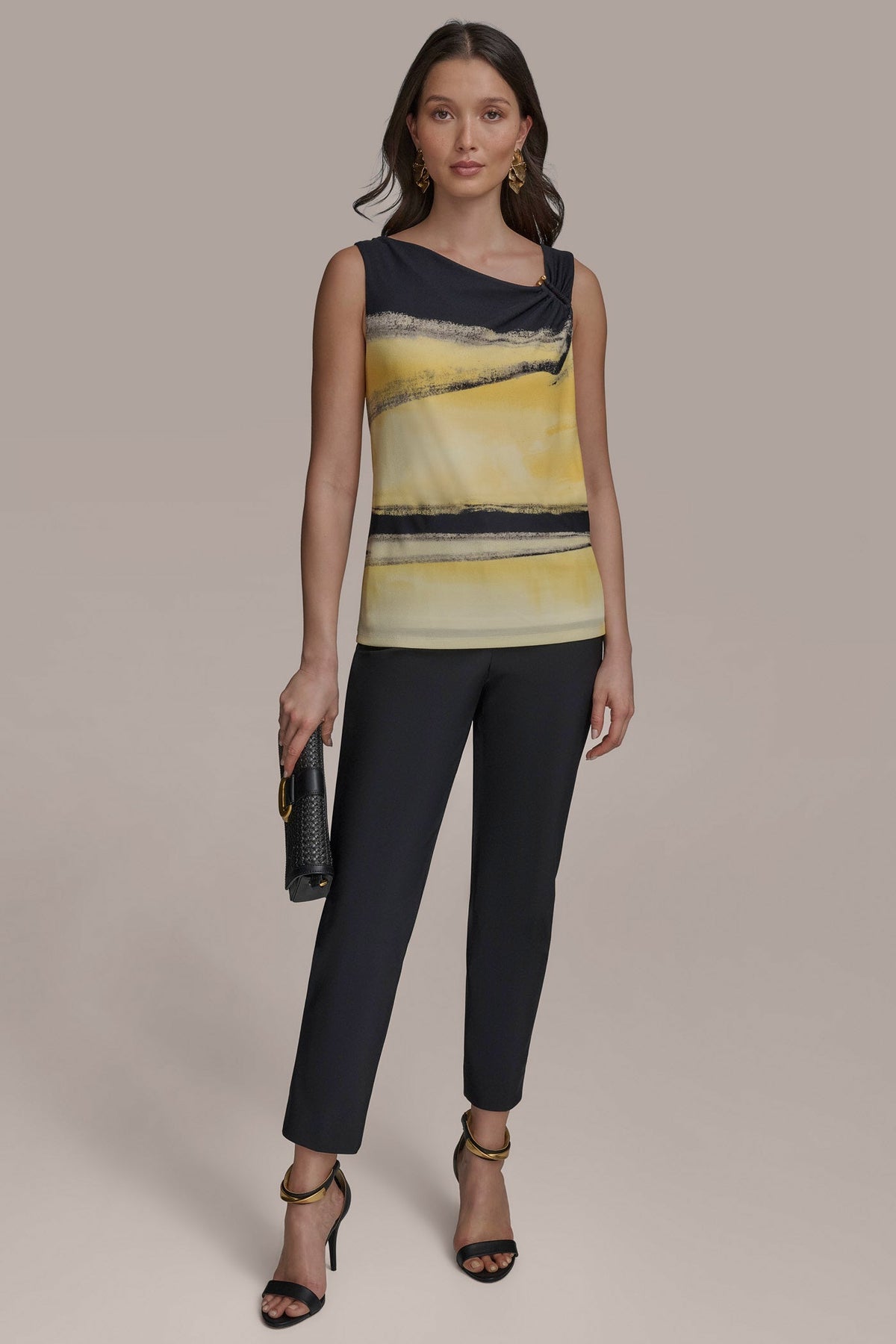 PART SLEEVELESS WITH U-HARDWARE NECK