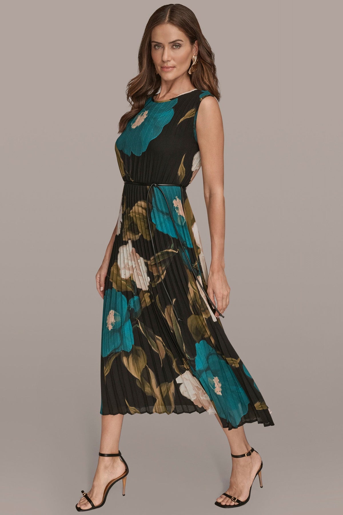 CHIFFON FLORAL PLEATED MAXI DRESS