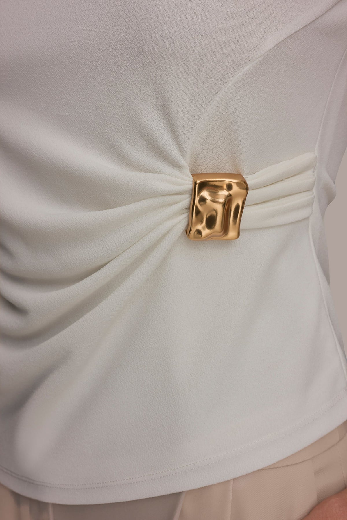 ASYMMETRIC RUCHED TOP