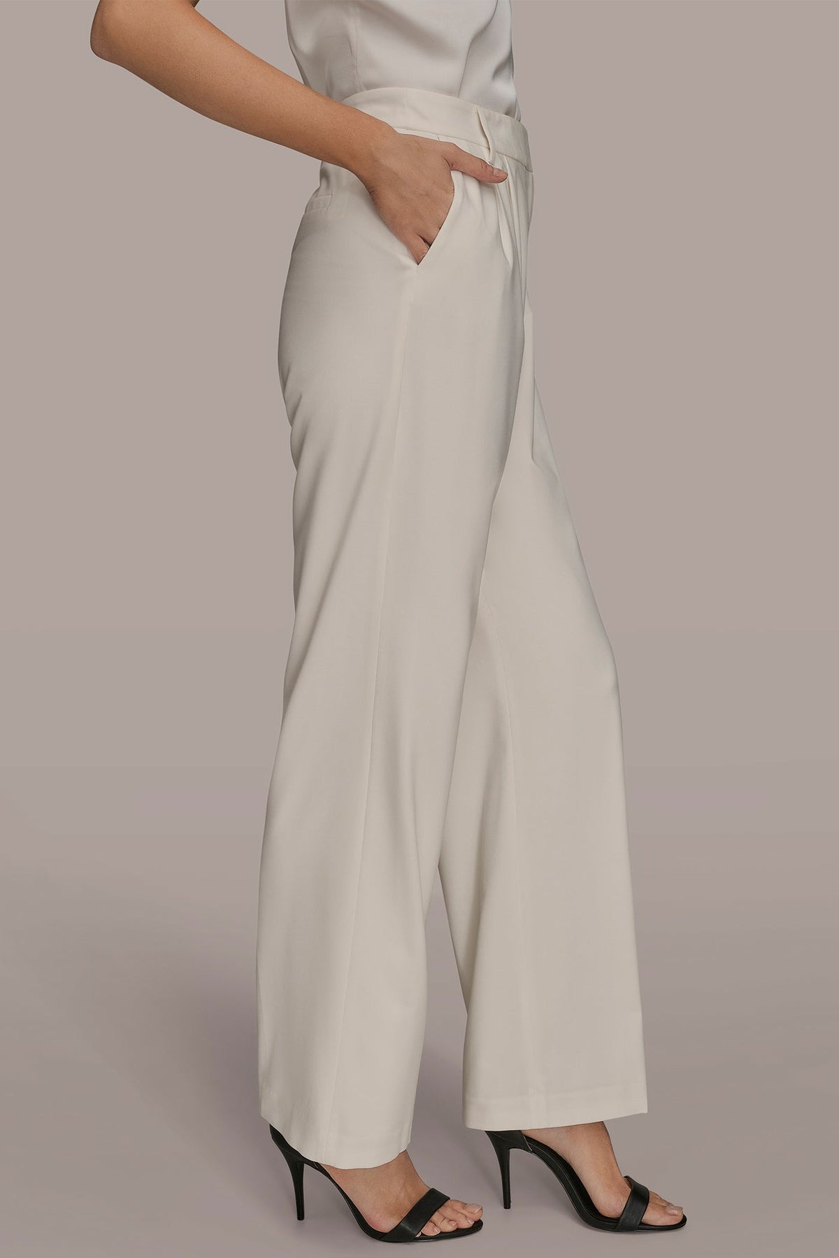 EXTRA HIGH-RISE PLEATED WIDE-LEG PANT