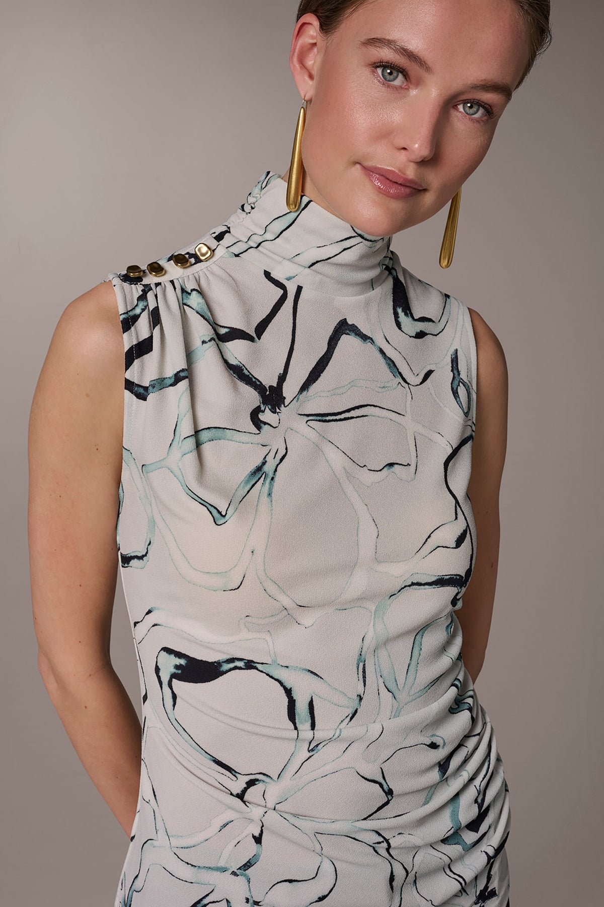 BUTTON SHOULDER BLOUSE