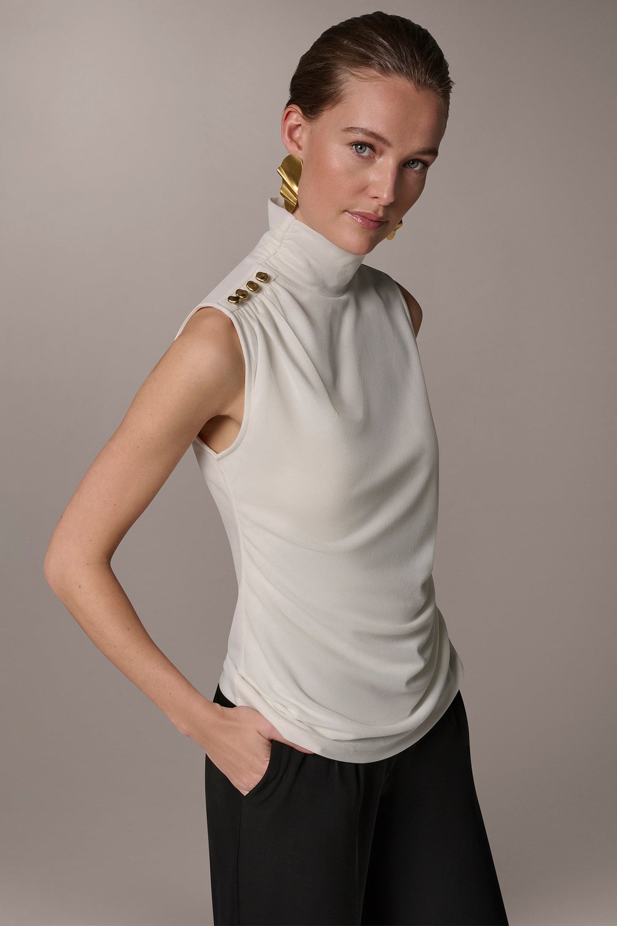 BUTTON SHOULDER BLOUSE