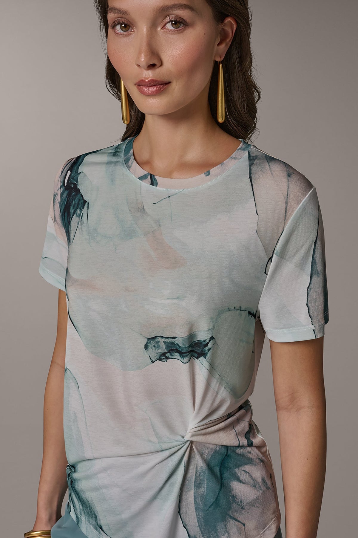 SHORT-SLEEVE FLORAL SHIRT
