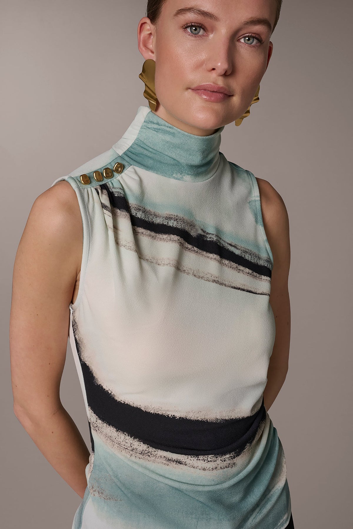 PRINTED BUTTON SHOULDER BLOUSE