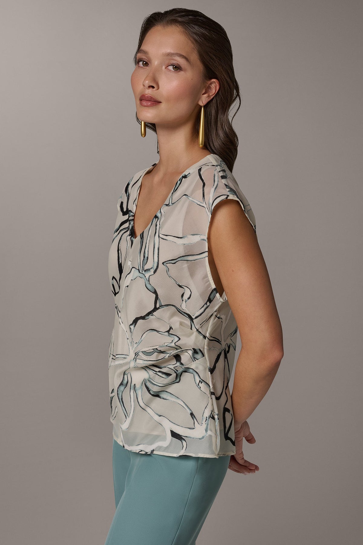 FLORAL BURNOUT TOP