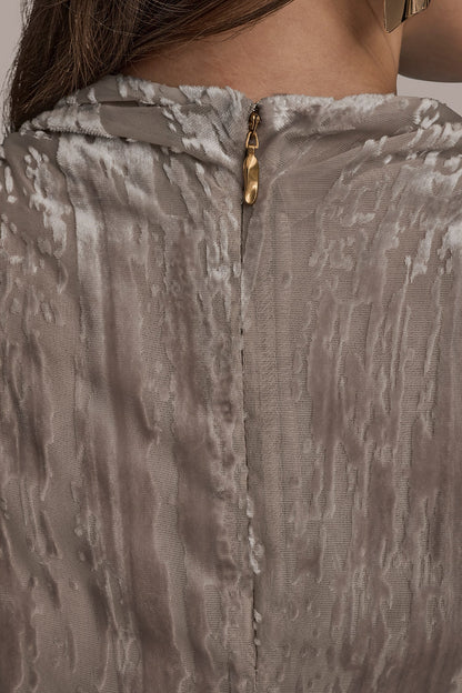 SLEEVELESS HIGH-NECK BURNOUT BLOUSE