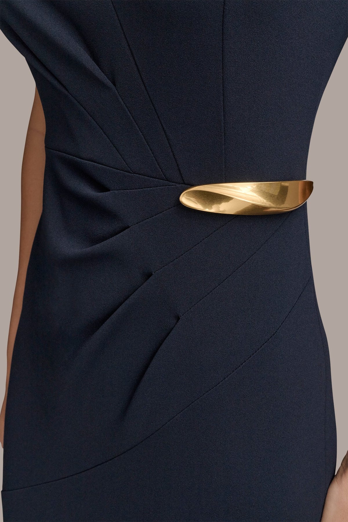SLEEVELESS PLEATED MIDI SHEATH DRESS