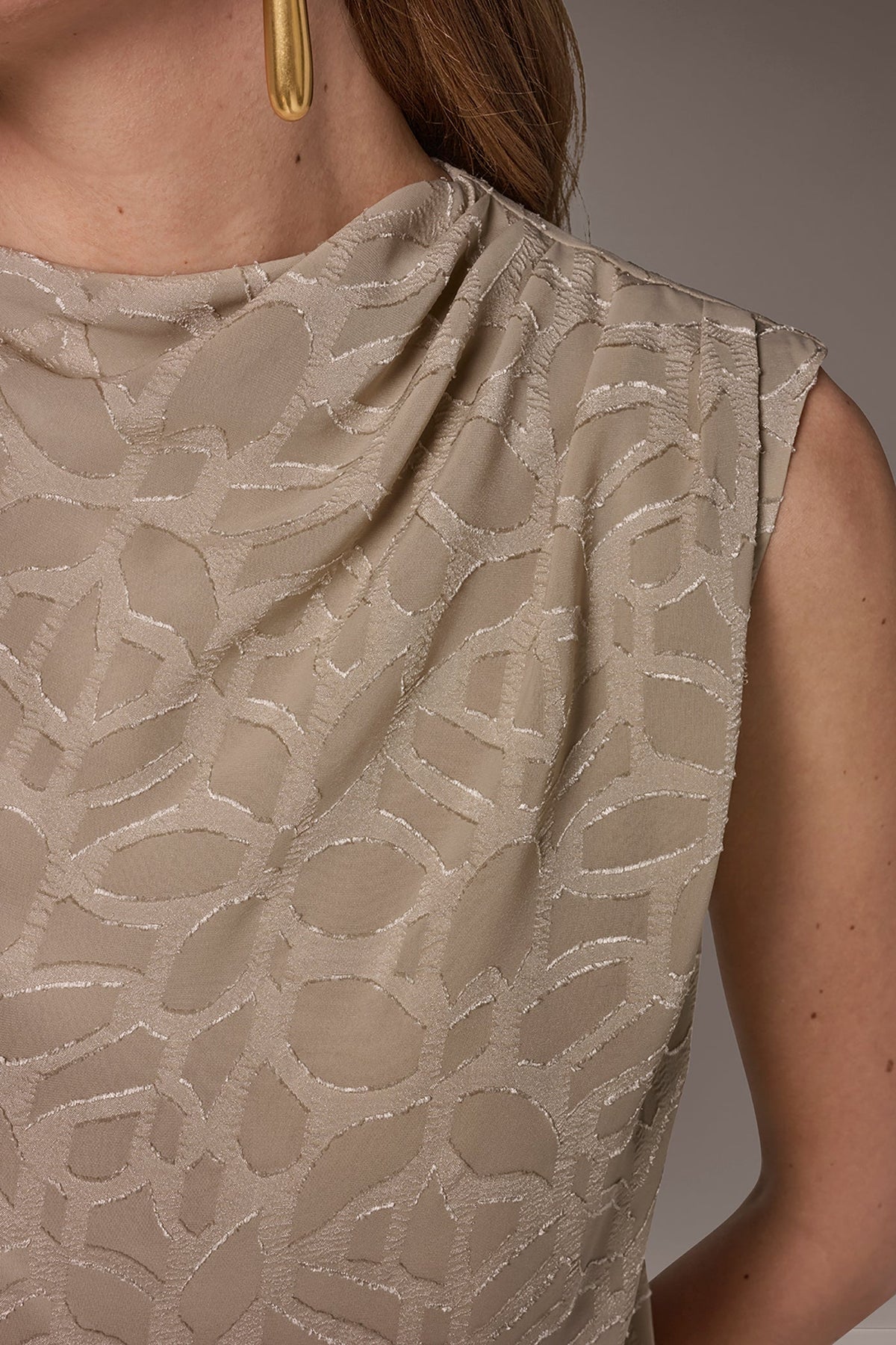 JACQUARD HIGH MOCK NECK BLOUSE