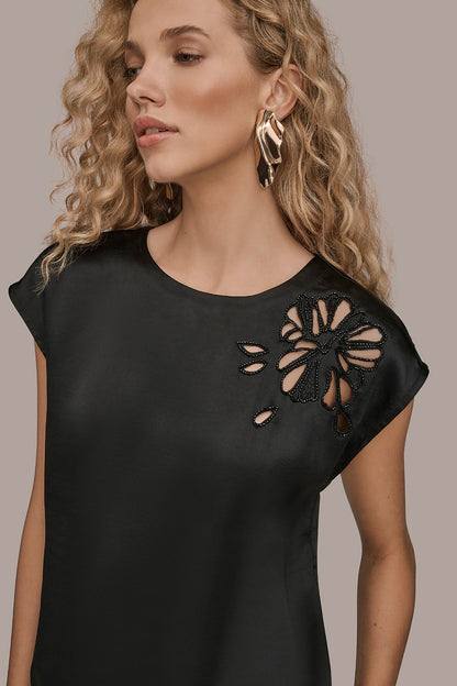 FLORAL-EMBROIDERED BLOUSE