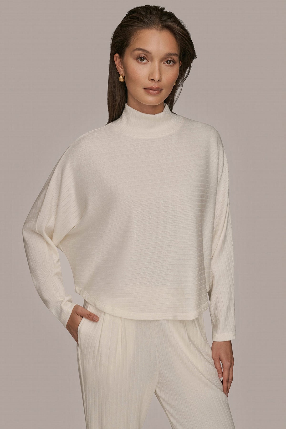 MOCK-NECK TOP