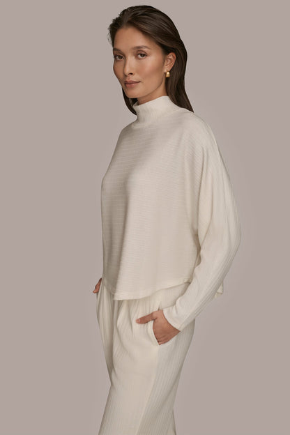 MOCK-NECK TOP