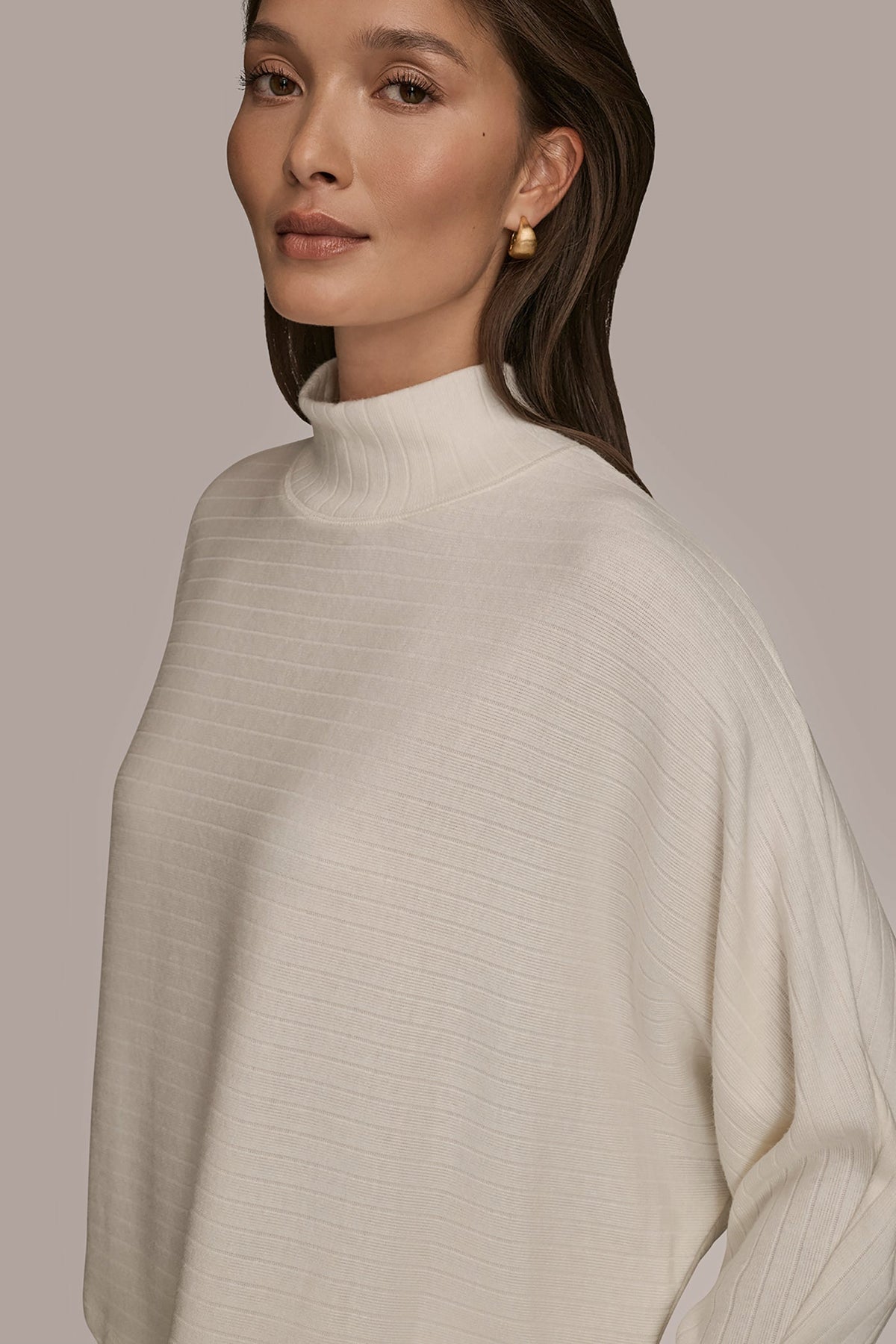 MOCK-NECK TOP