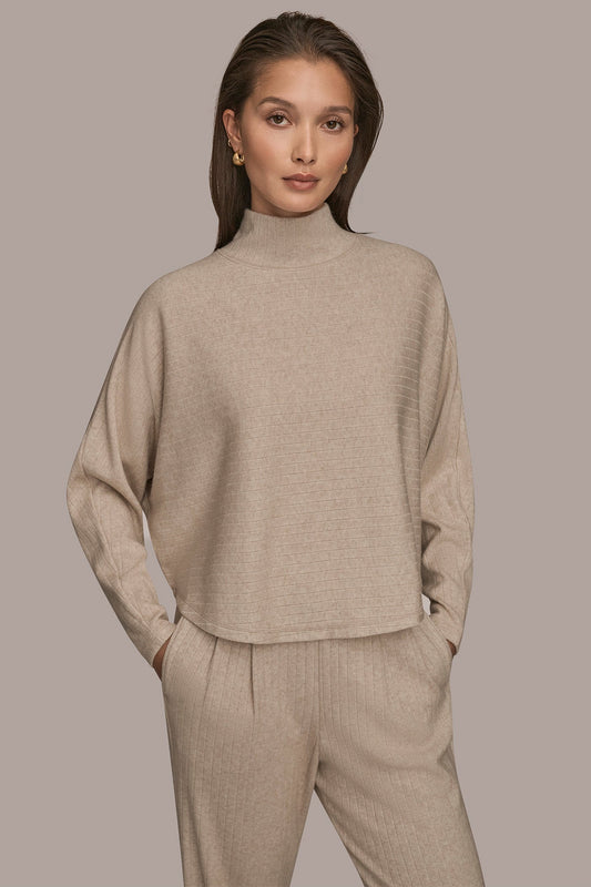 MOCK-NECK TOP