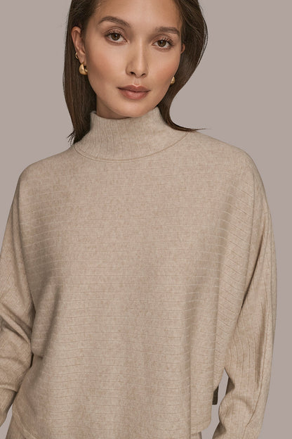 MOCK-NECK TOP