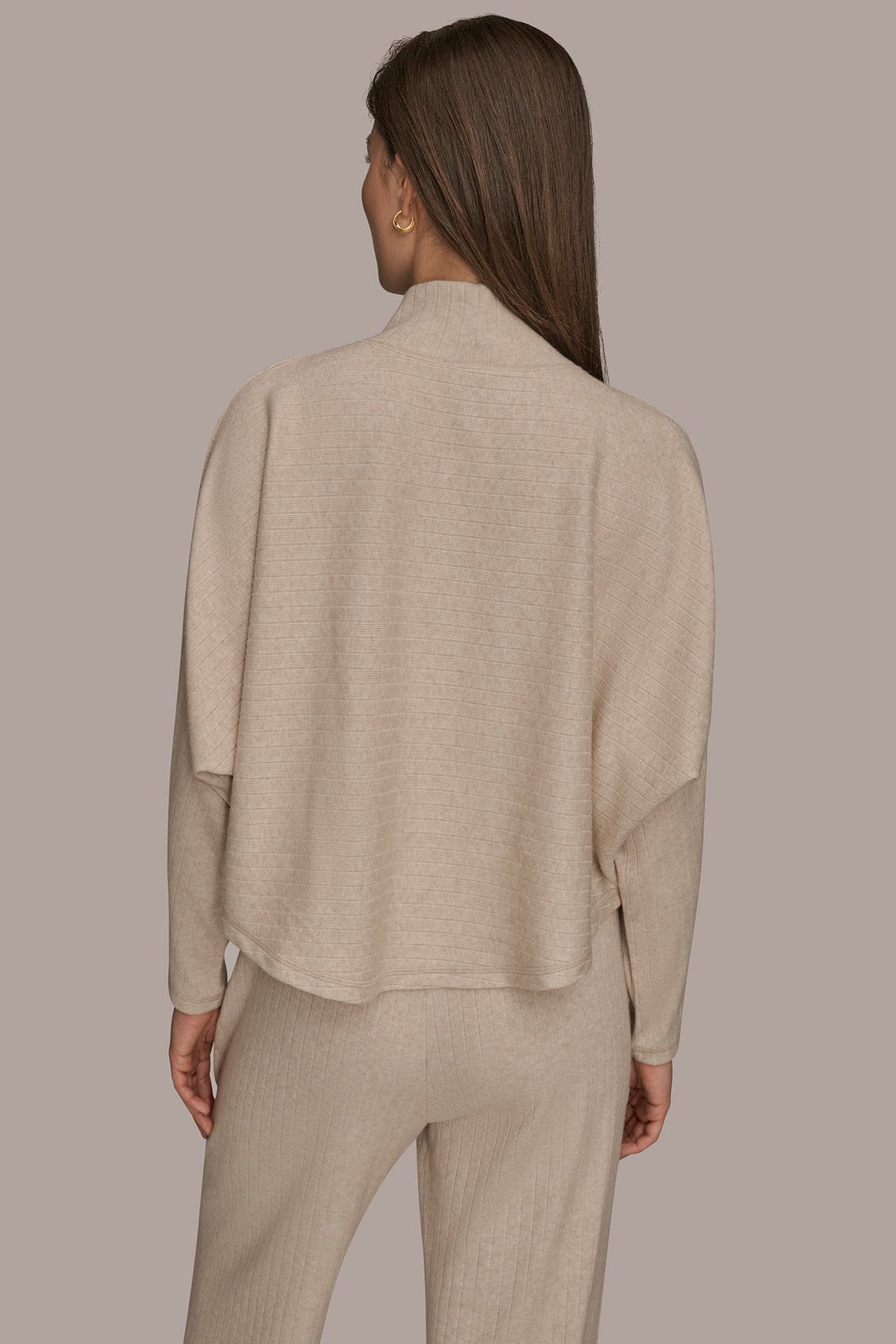 MOCK-NECK TOP
