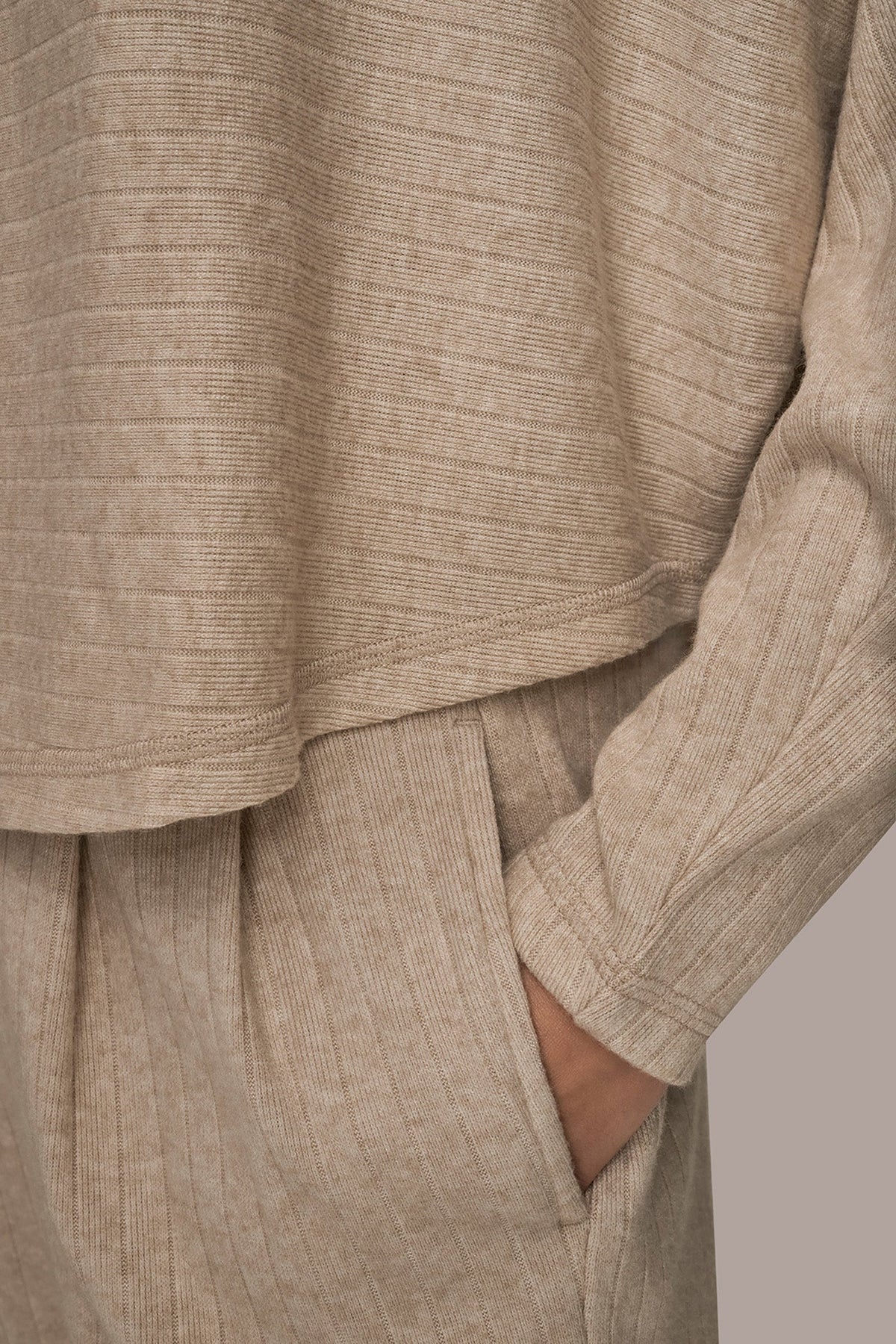 MOCK-NECK TOP